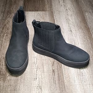 J/SLIDES Hype Suede Chelsea Booties Sz 7.5 NWOT